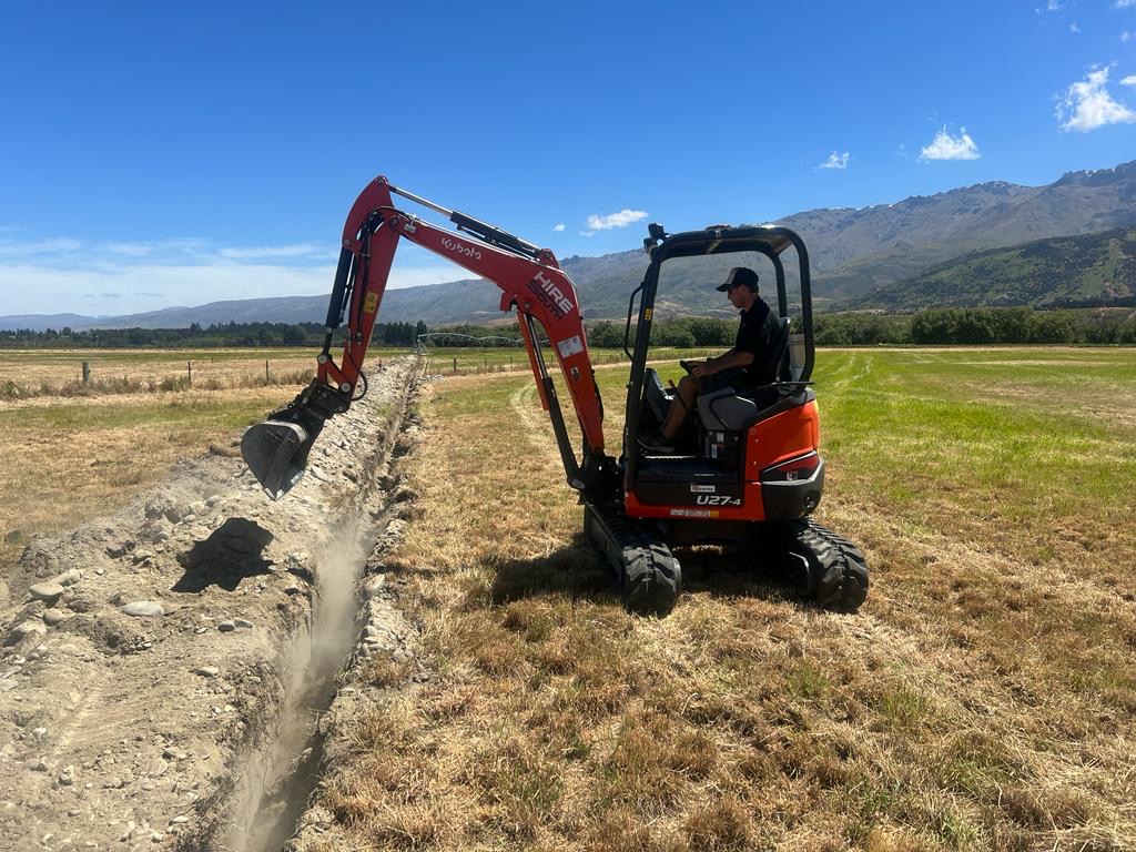 Hire South Kubota U27 2.7-tonne digger for self-drive hire or operated contracting across Central Otago and Queenstown-Lakes